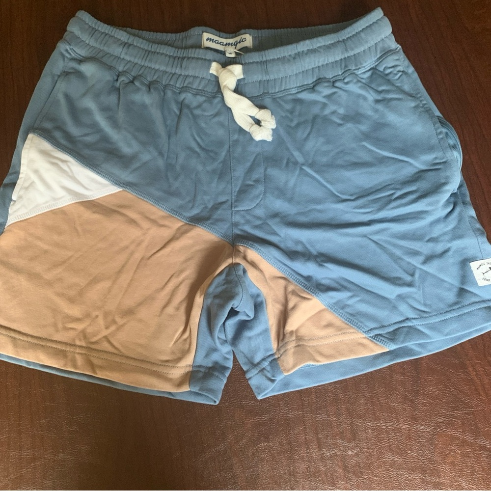 Men’s Maamgic NWT Size M Athletic Shorts in Blue, Tan and White